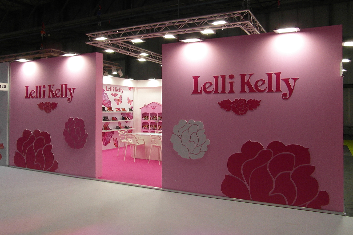 Allestimento stand fieristico Micam - Lelly Kelly