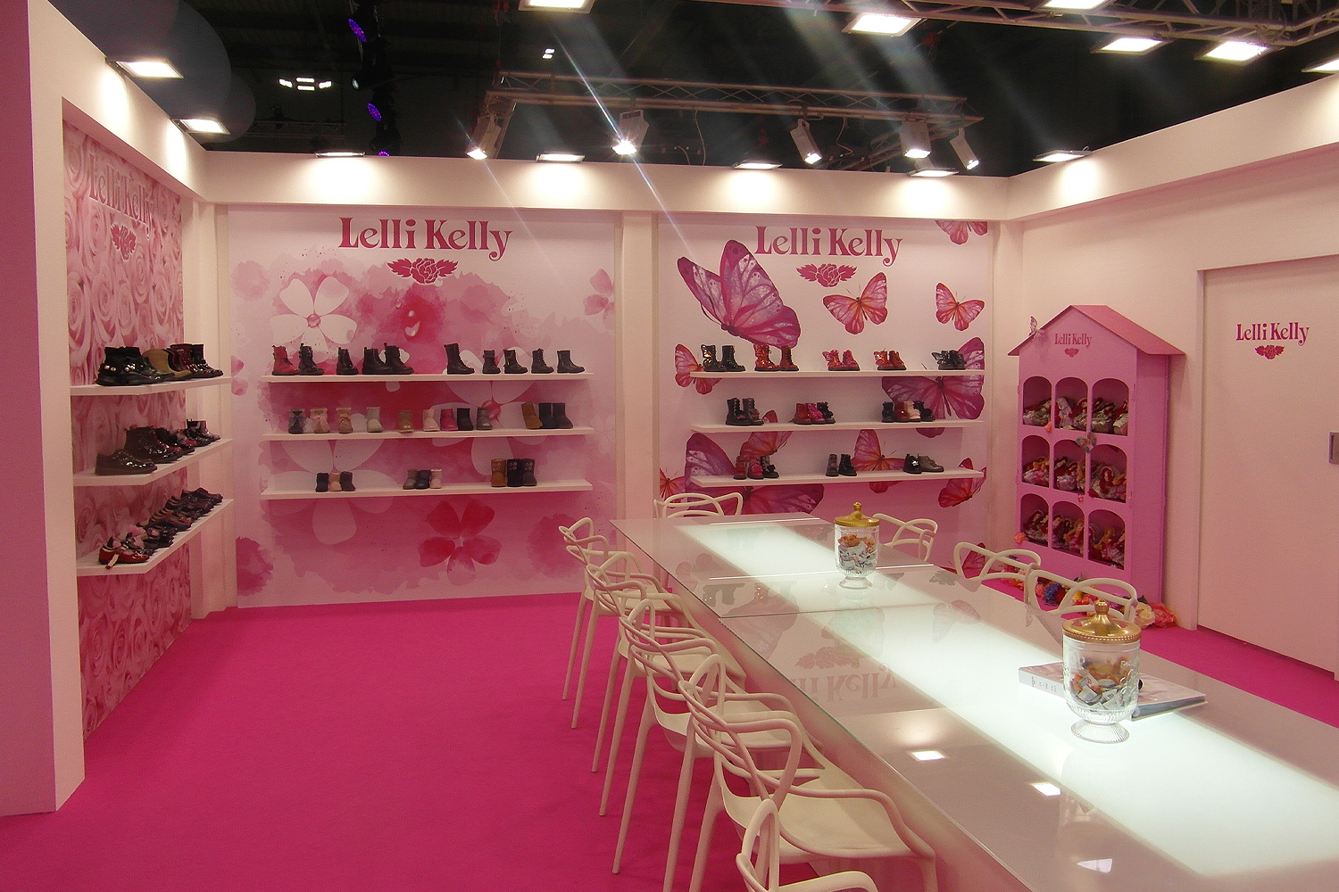 Allestimento stand fieristico Micam - Lelly Kelly