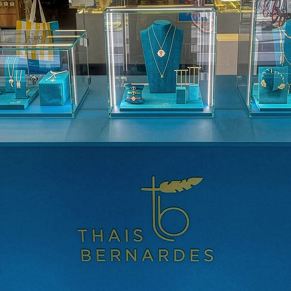 Thais Bernardes